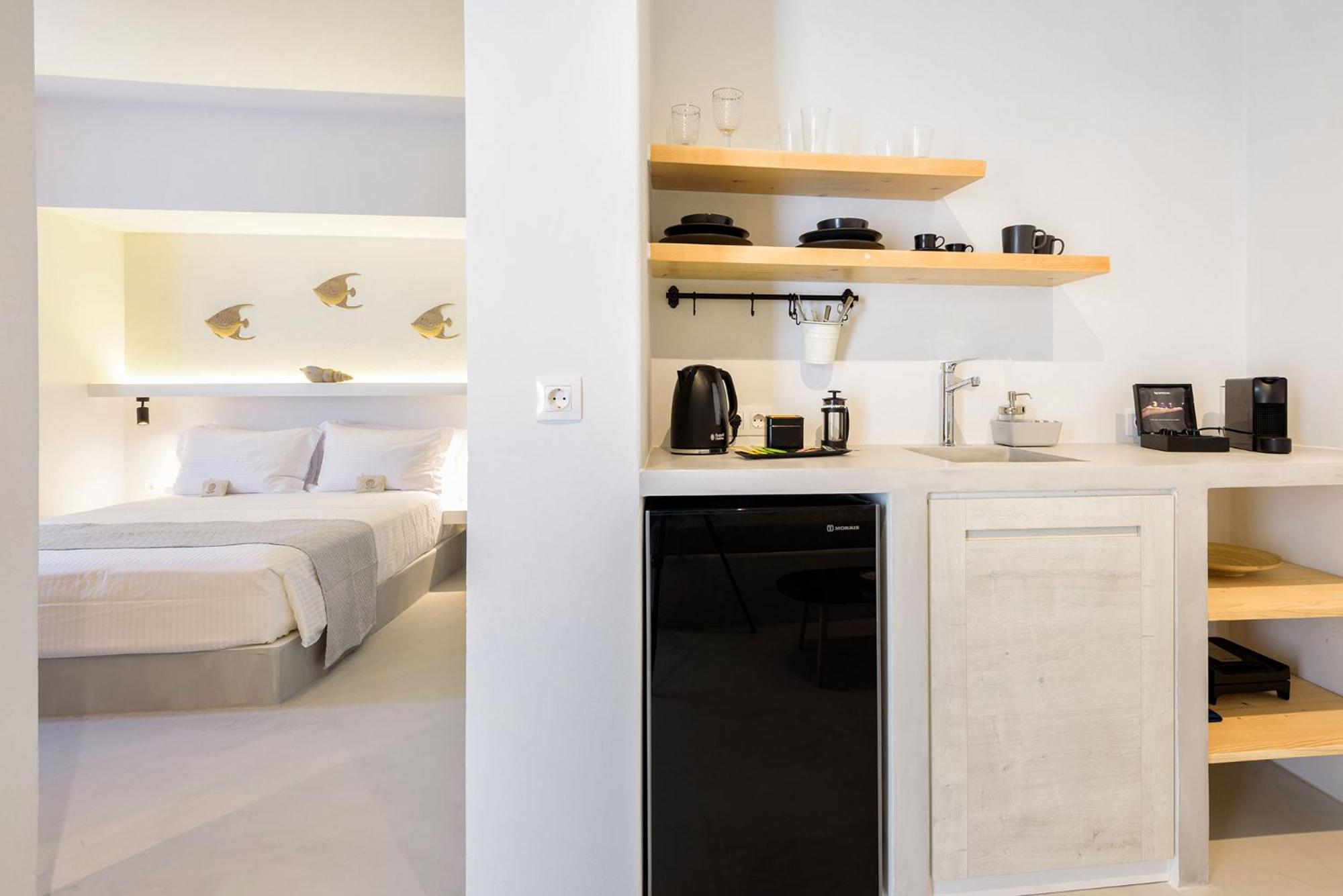 Peven Suites Náousa Buitenkant foto